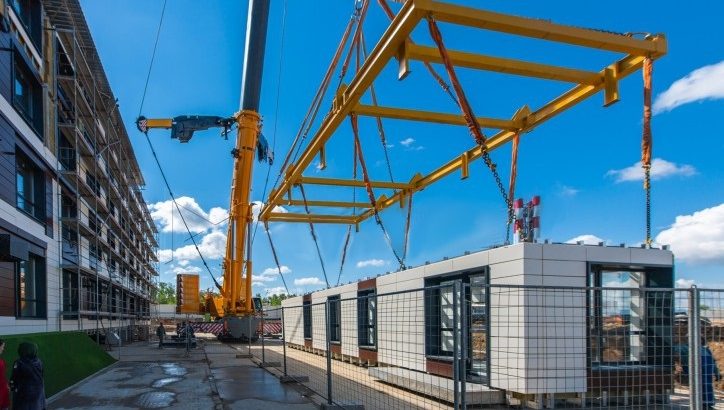 Собянин посетил строящийся комбинат модульного домостроения в ТиНАО