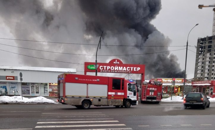 Прокуратура начала проверку после пожара в торговом павильоне в ТиНАО