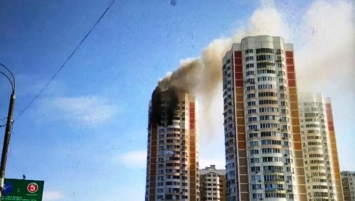 Пожар произошел в квартире на 21 этаже жилого дома в ТиНАО
