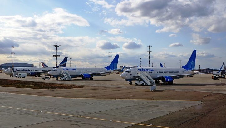 Семь рейсов «Победы» было перенаправлено на посадку в аэропорт Шереметьево. Самолет